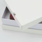 300g白く贅沢なギフト用の箱 リボンが付いている30cm x 30cm MDF Skincareのパーソナル ケアの包装箱